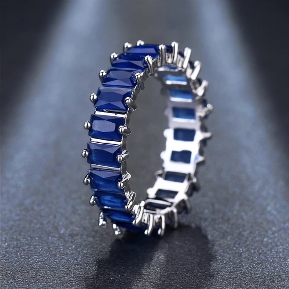 New 925 Silver Beautiful Baguette Sapphire Ring - Picture 2 of 3